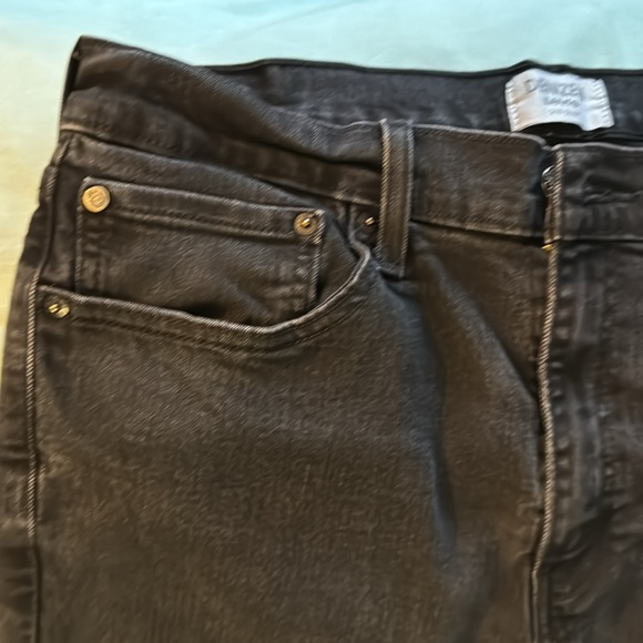 DENIZEN - Picture 3 of 16